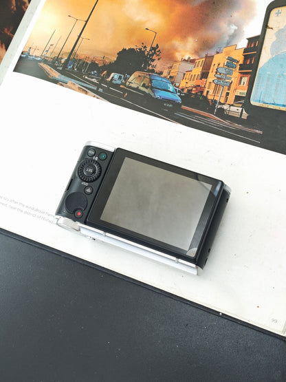 Used Casio EXILIM EX-ZR1800 Digital Camera [with box]