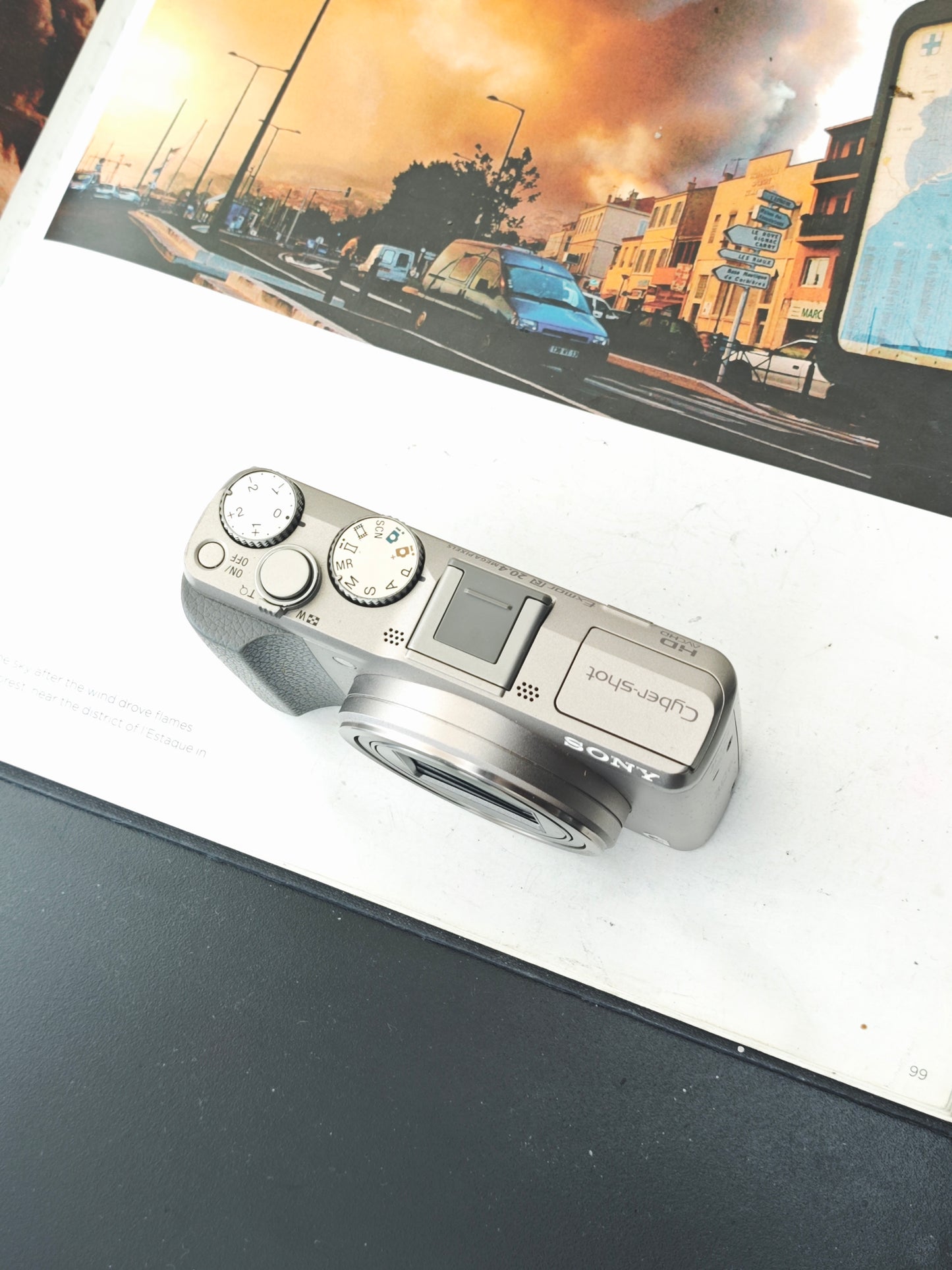 Used Sony Cyber-shot DSC-HX50V silver Digital Camera [JPN only, No charger]
