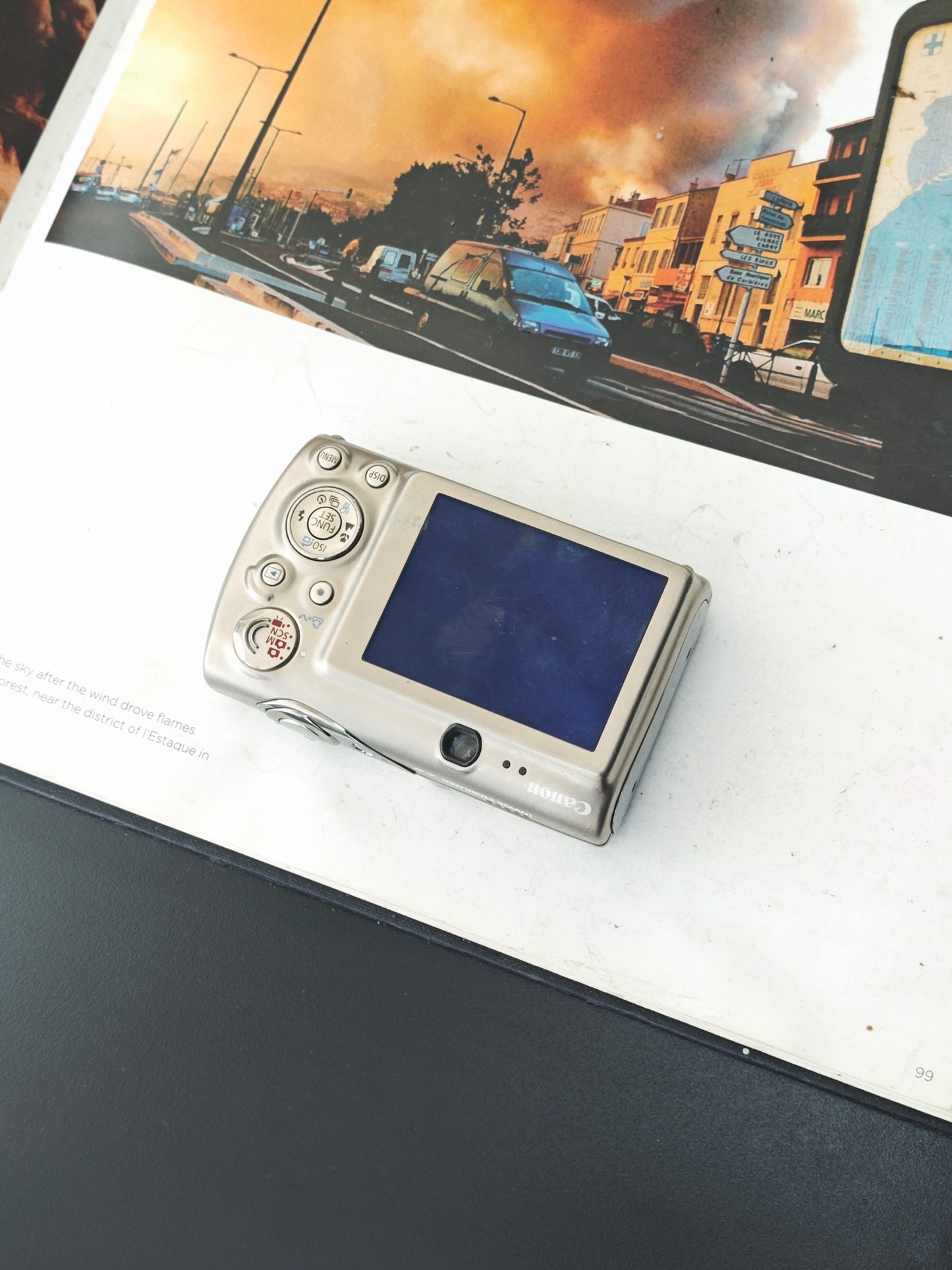 *READ* Used Canon IXY Digital 2000 IS Digital Camera [No charger]
