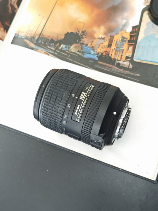 Nikon AF-S DX Nikkor 18-300mm F3.5-6.3 G ED VR
