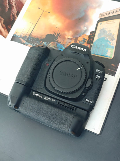 Used Canon EOS 5D Mark II with Battery Grip BG-E6 [No charger] #1410900851
