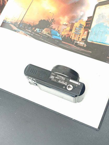 Used Panasonic Lumix DMC-LX2 black Digital Camera [No charger]