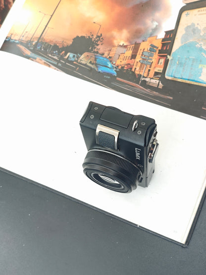 Used Panasonic Lumix DMC-LX2 black Digital Camera [No charger]