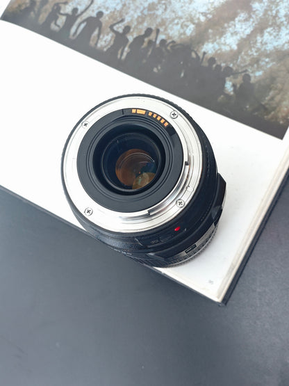 Canon Zoom Lens EF 70-300mm F4-5.6 IS USM #09005598