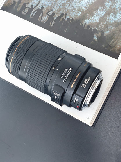 Canon Zoom Lens EF 70-300mm F4-5.6 IS USM #09005598