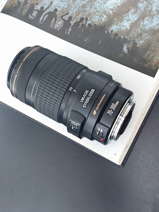 Canon Zoom Lens EF 70-300mm F4-5.6 IS USM #09005598