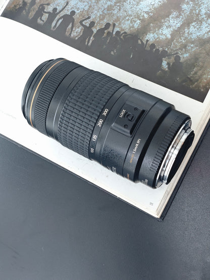 Canon Zoom Lens EF 70-300mm F4-5.6 IS USM #09005598
