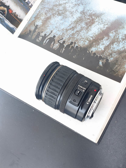 Canon Zoom Lens EF 28-135mm F3.5-5.6 IS USM