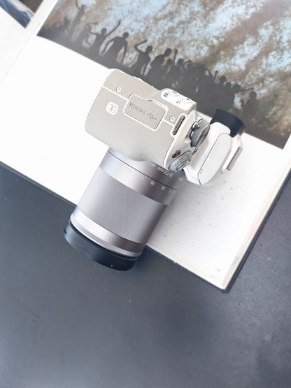 Used Canon EOS Kiss M with Lens EF-M 18-150mm F3.5-6.3 IS STM