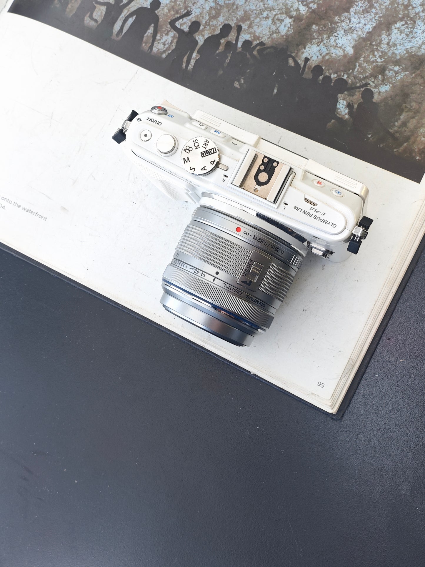 Used Olympus PEN Lite E-PL6 with Double Zoom Kit (+4FS1) #V3S021519