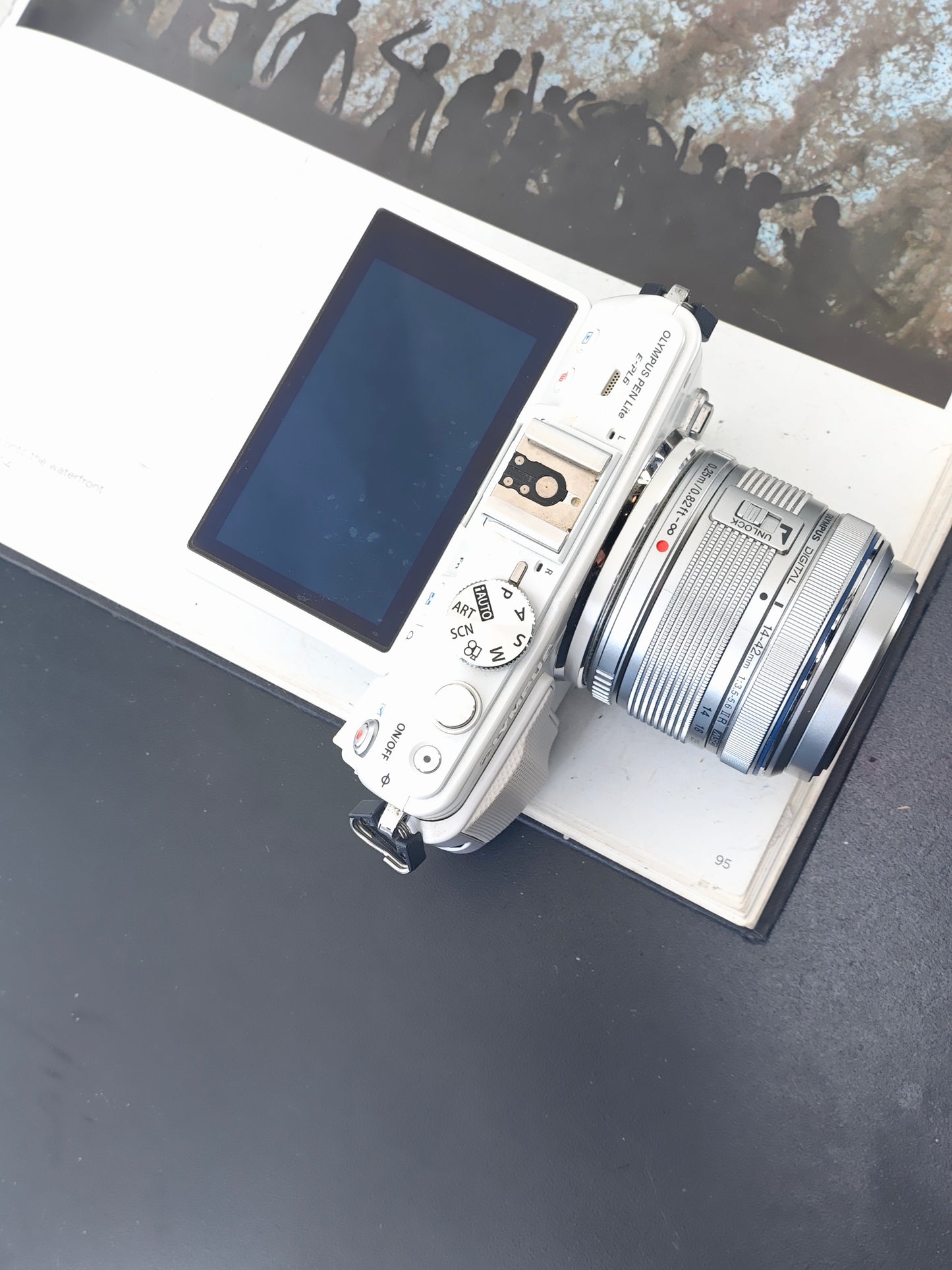 Used Olympus PEN Lite E-PL6 with Double Zoom Kit (+4FS1) #V3S021519
