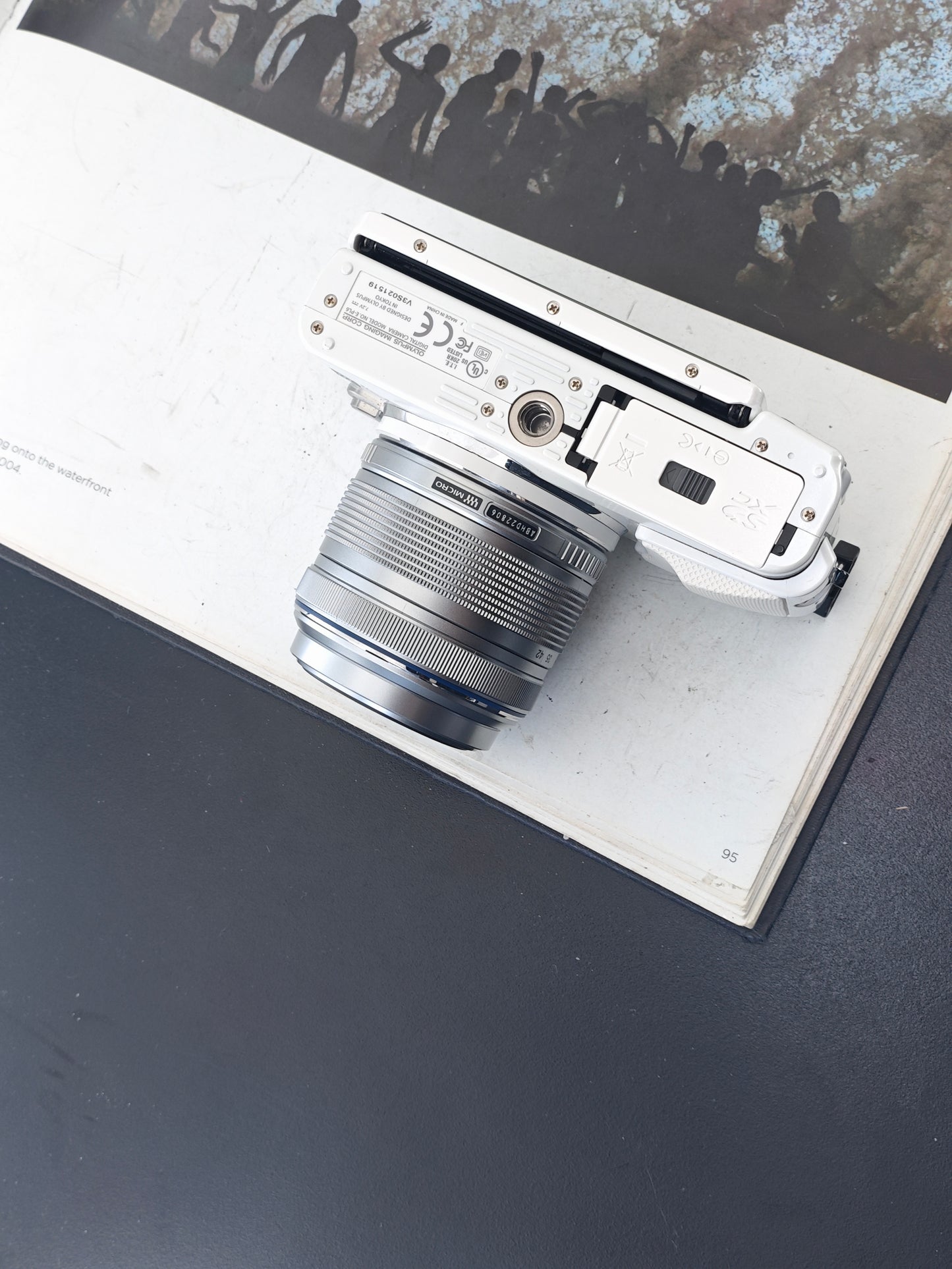 Used Olympus PEN Lite E-PL6 with Double Zoom Kit (+4FS1) #V3S021519
