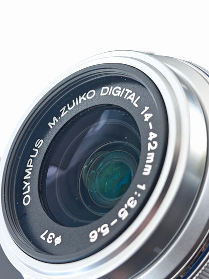Used Olympus PEN Lite E-PL6 with Double Zoom Kit (+4FS1) #V3S021519