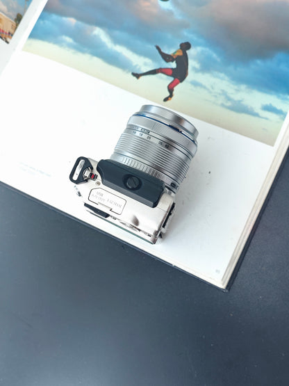 *READ* Used Olympus PEN Lite E-PL5 with 14-42mm F3.5-5.6 II R MSC Digital Camera