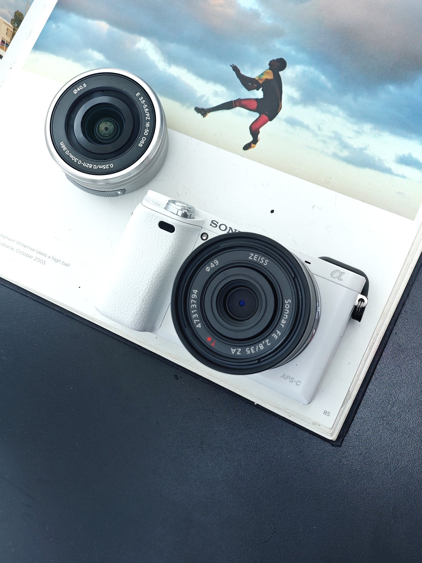 Used Sony α6000 white with Zeiss FE 35mm F2.8 ZA and E 16-50mm F3.5-5.6 OSS [JPN only, No charger]