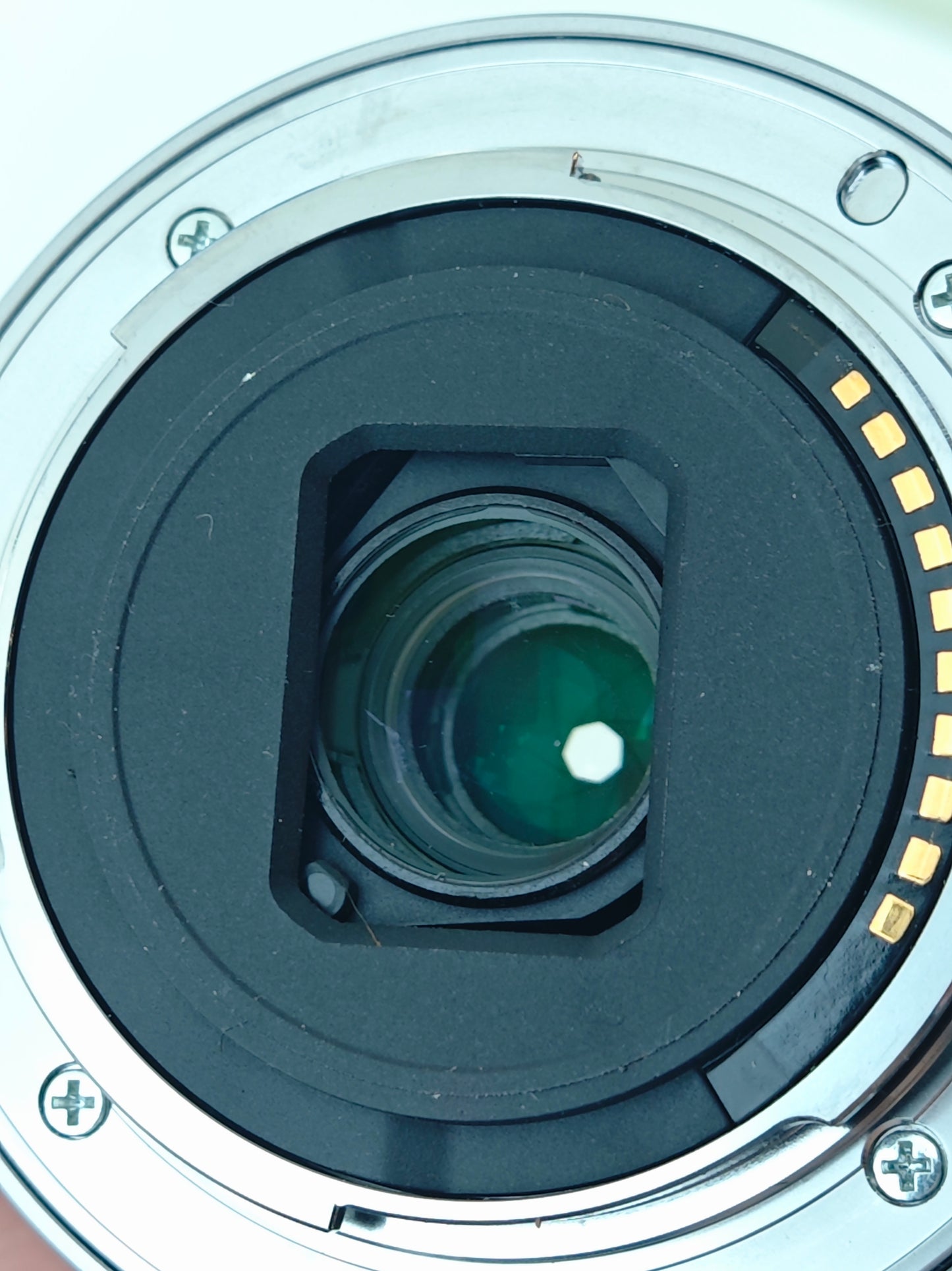 Used Sony α6000 white with Zeiss FE 35mm F2.8 ZA and E 16-50mm F3.5-5.6 OSS [JPN only, No charger]