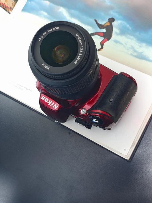 *READ* Nikon D3200 red with AF-S Nikkor 18-55mm F3.5-5.6G DX VR [No charger]