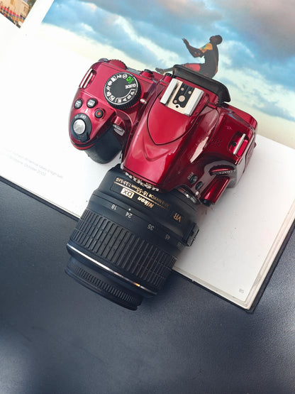 *READ* Nikon D3200 red with AF-S Nikkor 18-55mm F3.5-5.6G DX VR [No charger]
