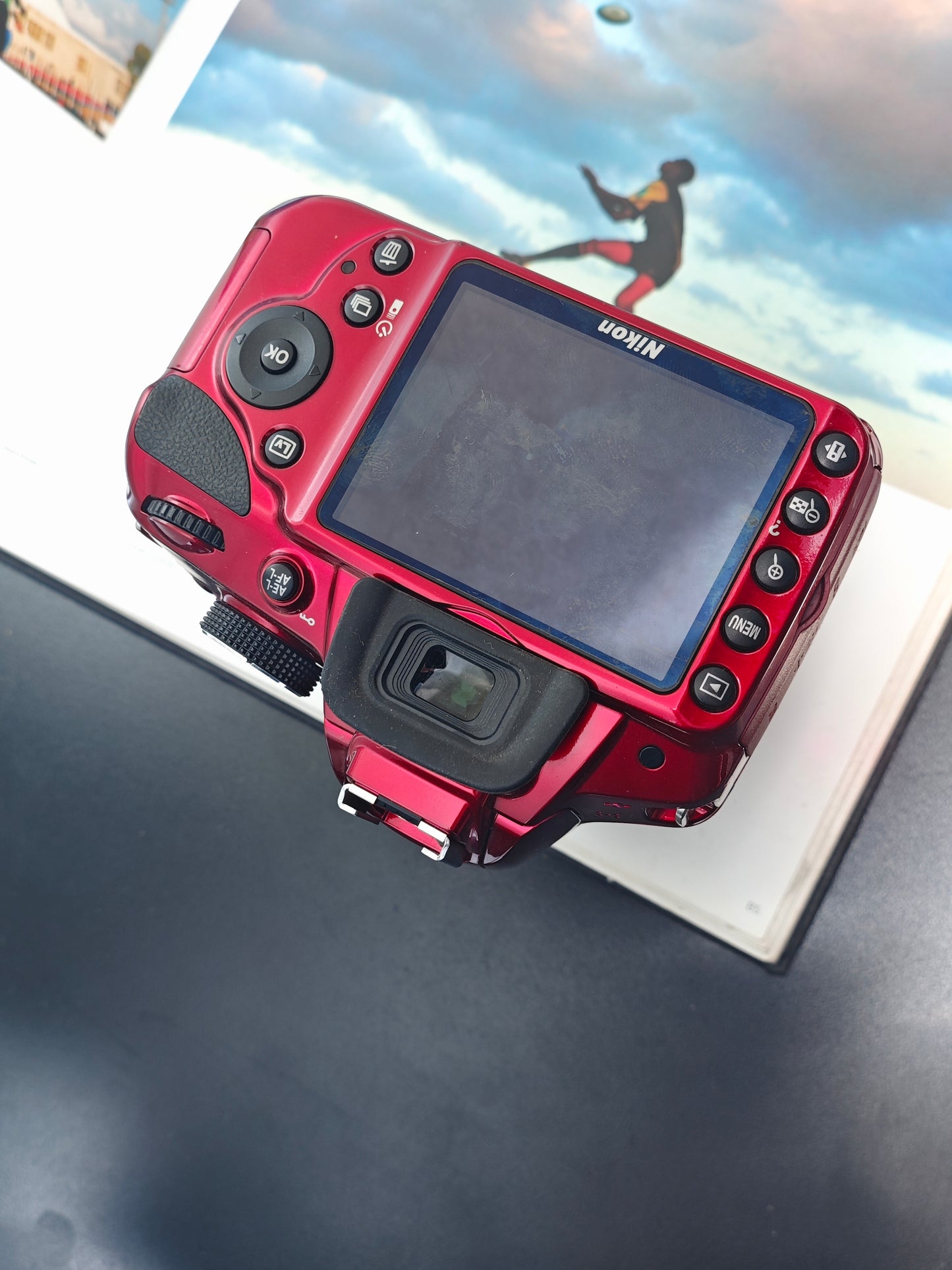 *READ* Nikon D3200 red with AF-S Nikkor 18-55mm F3.5-5.6G DX VR [No charger]