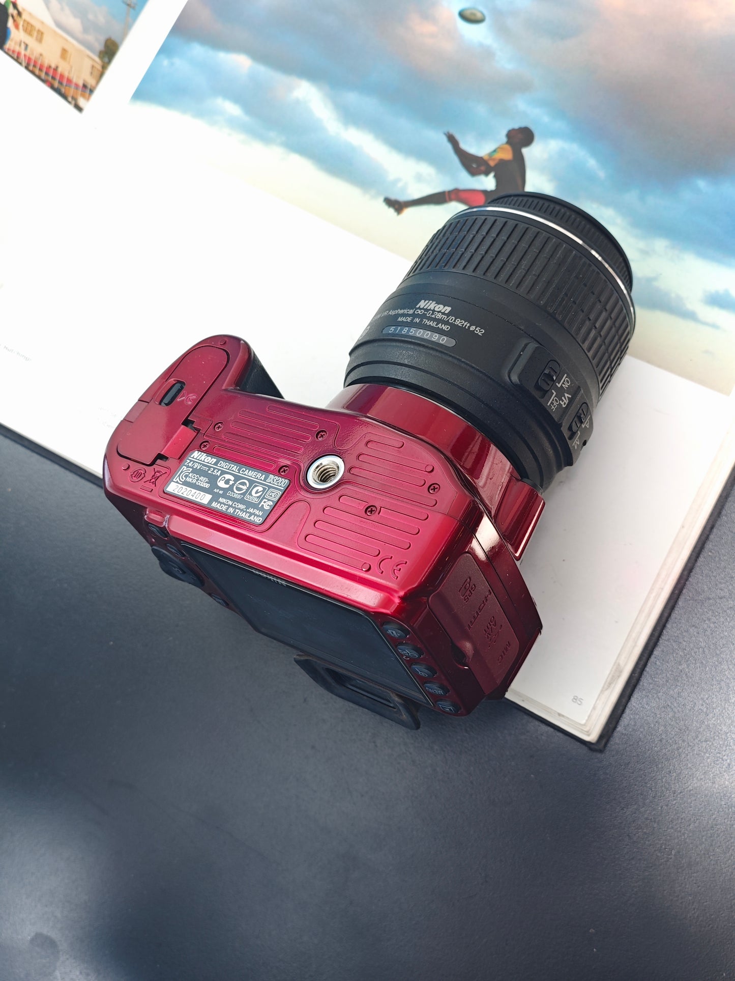 *READ* Nikon D3200 red with AF-S Nikkor 18-55mm F3.5-5.6G DX VR [No charger]