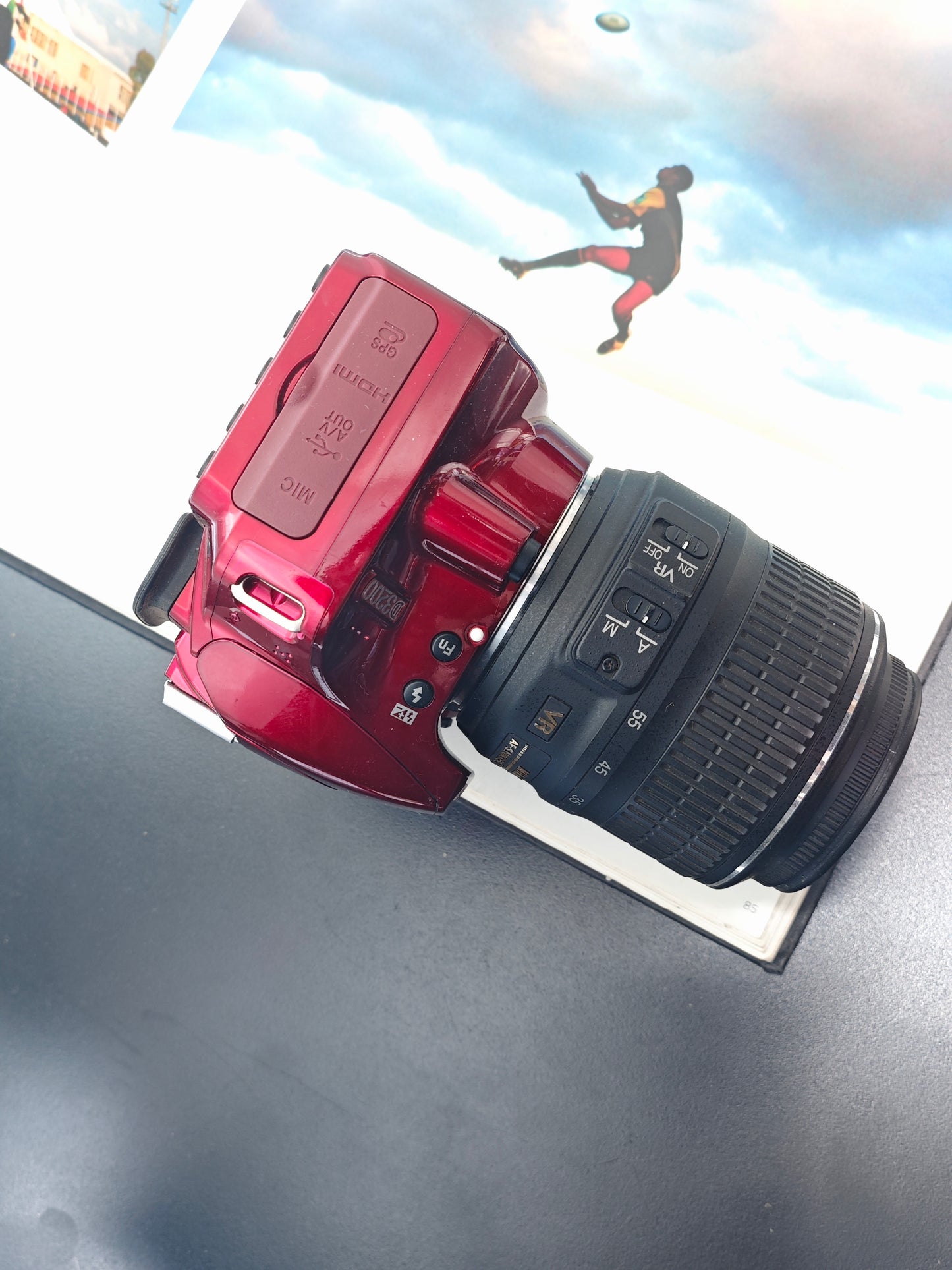 *READ* Nikon D3200 red with AF-S Nikkor 18-55mm F3.5-5.6G DX VR [No charger]