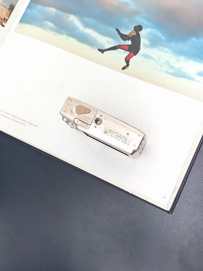 Used Canon IXY Digital 700 Digital Camera [with box]