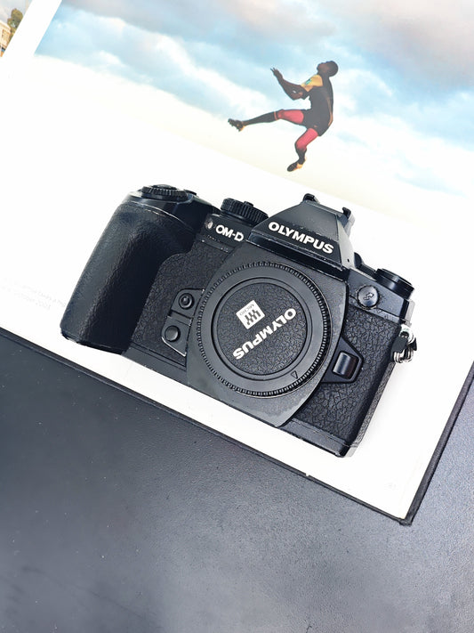 Used Olympus OM-D E-M1 body with 4FS1 Digital Camera