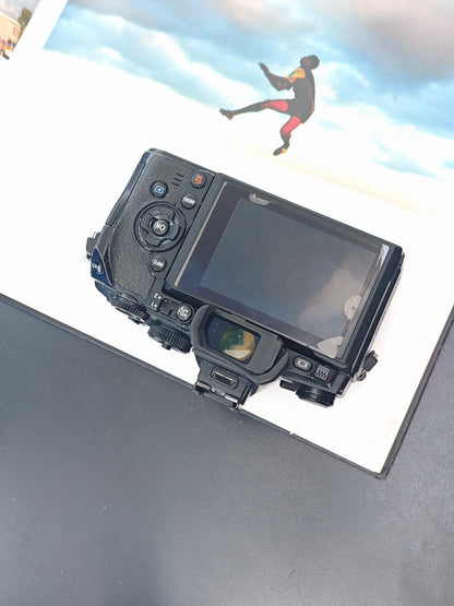 Used Olympus OM-D E-M1 body with 4FS1 Digital Camera