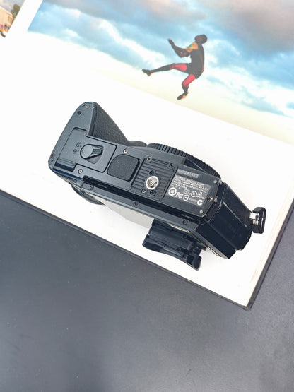 Used Olympus OM-D E-M1 body with 4FS1 Digital Camera