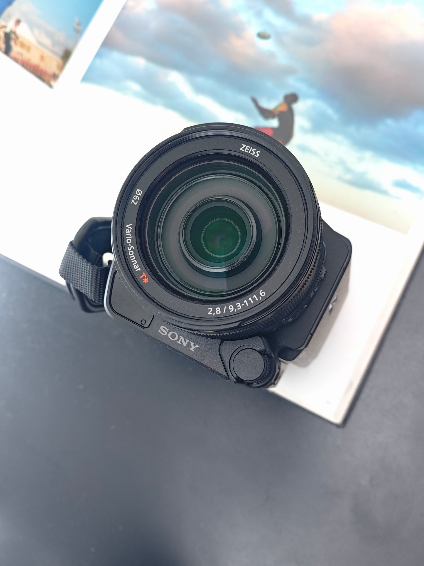 Used Sony FDR-AX700 Handycam [JPN only, with box]