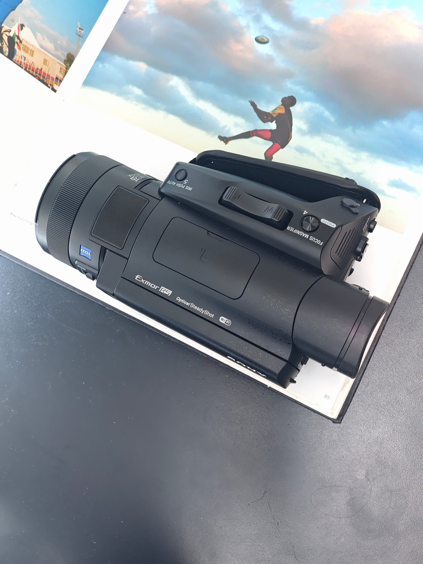 Used Sony FDR-AX700 Handycam [JPN only, with box]