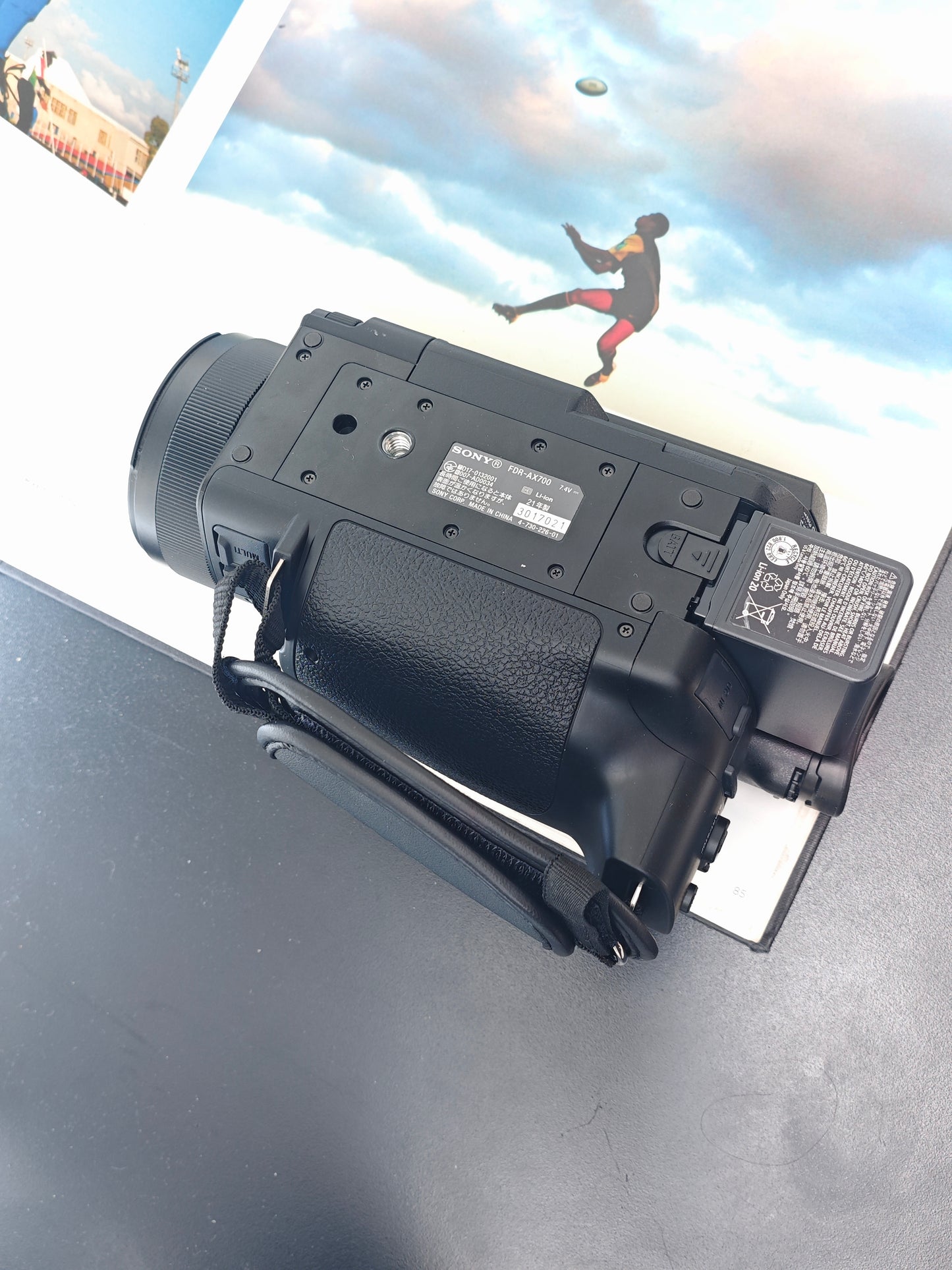 Used Sony FDR-AX700 Handycam [JPN only, with box]