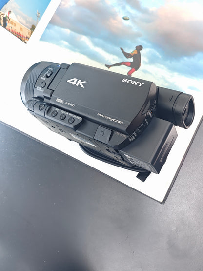 Used Sony FDR-AX700 Handycam [JPN only, with box]