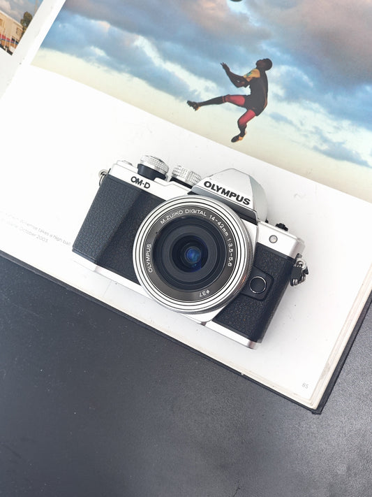 Used Olympus OM-D E-M10II with M.Zuiko 14-42mm F3.5-5.6 EZ [No charger]