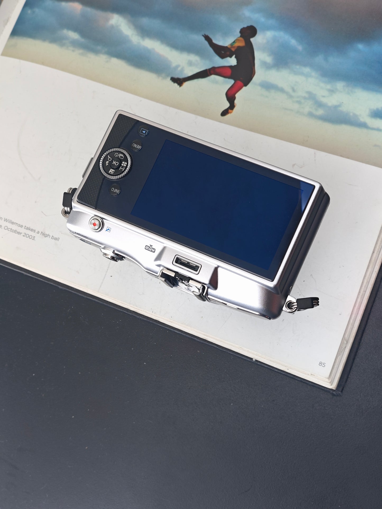 UsedOlympus PEN Mini E-PM1 with 14-42mm F3.5-5.6 II R MSC  [+4FS1, No charger]