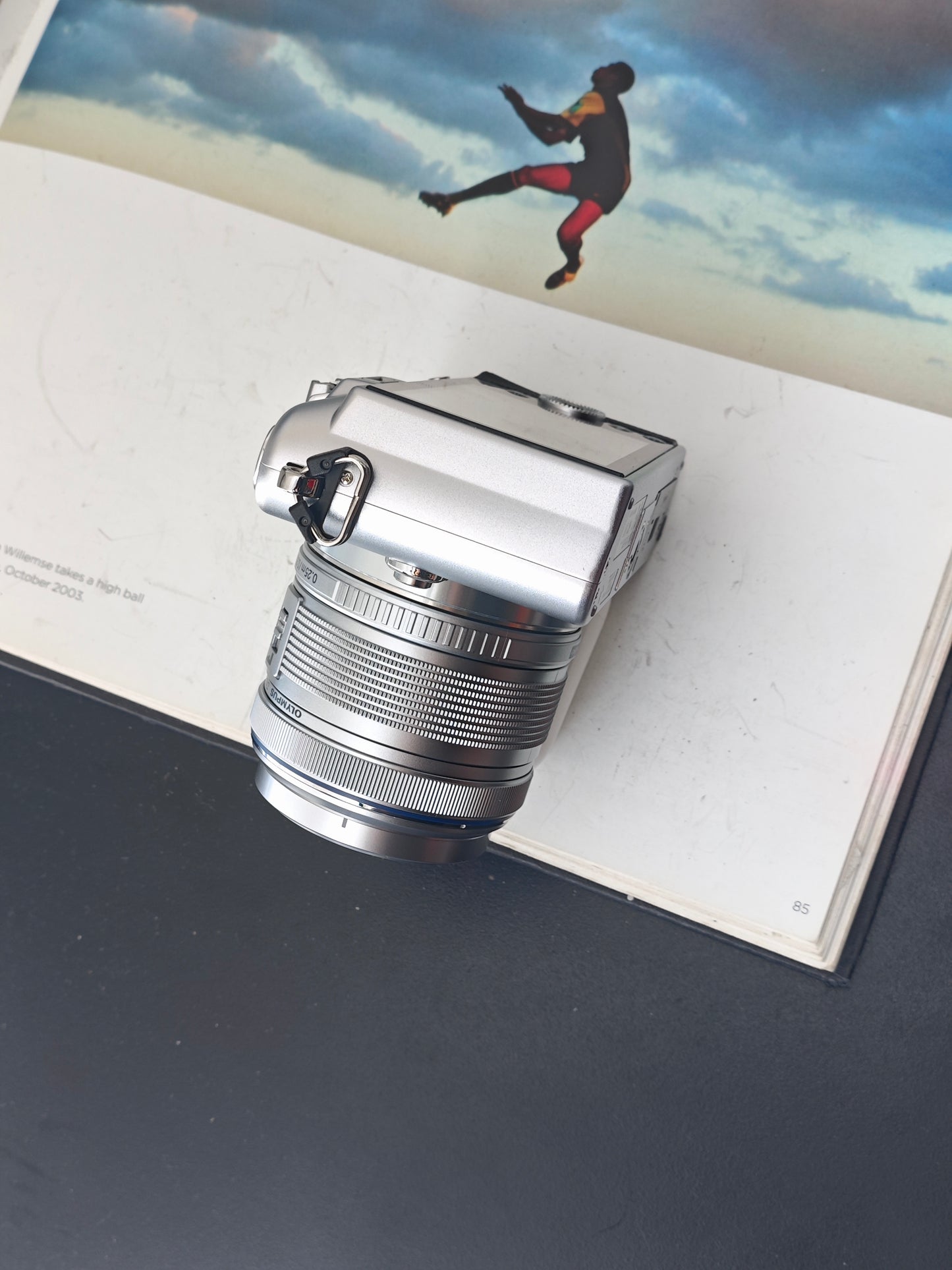 UsedOlympus PEN Mini E-PM1 with 14-42mm F3.5-5.6 II R MSC  [+4FS1, No charger]