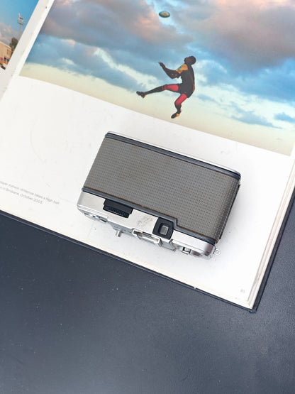 Olympus PEN EE-2