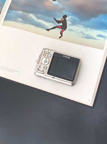 Used Nikon Coolpix L6 Digital Camera [with box]