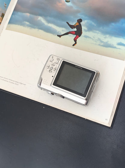 Used Panasonic Lumix DMC-LZ7 Digital Camera [JPN only, with box]