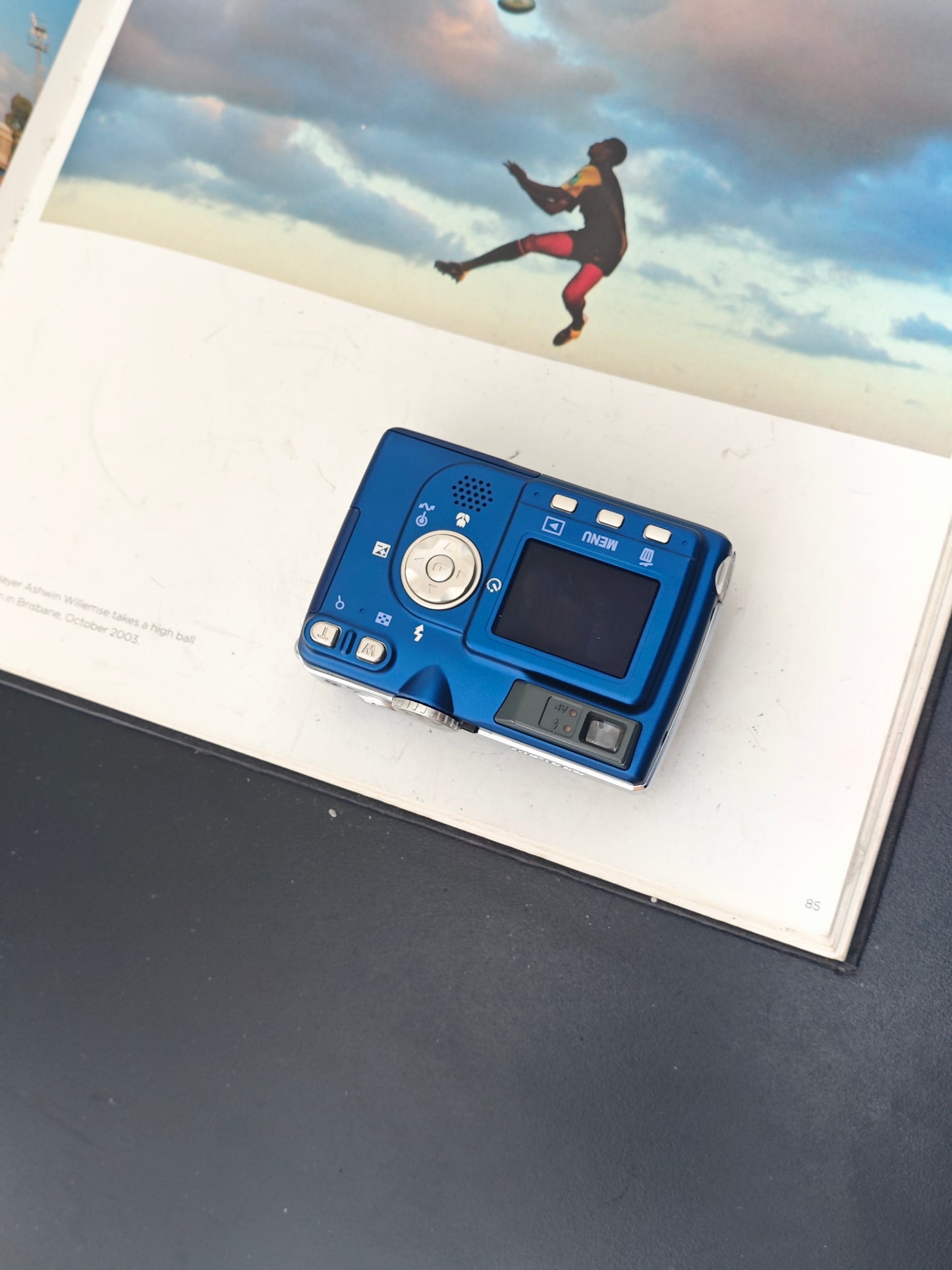 Used Nikon Coolpix 5200 blue Digital Camera [No charger]