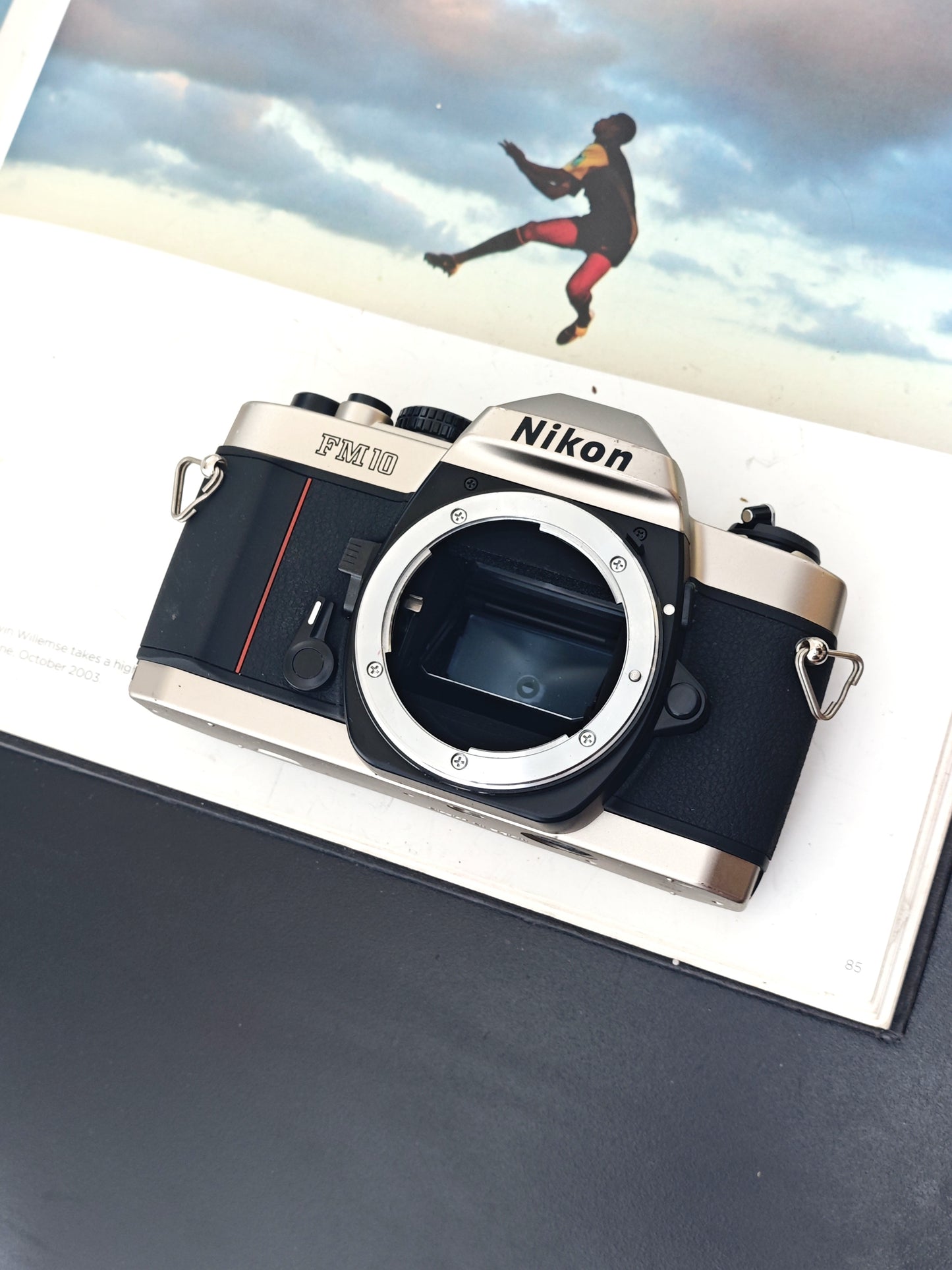 Nikon FM10 body