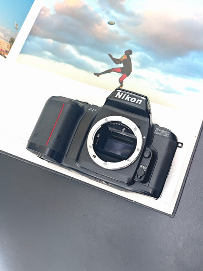 Nikon F-601 body