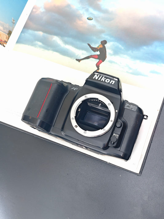 Nikon F-601 body