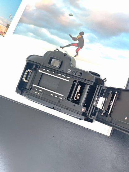 Nikon F-601 body