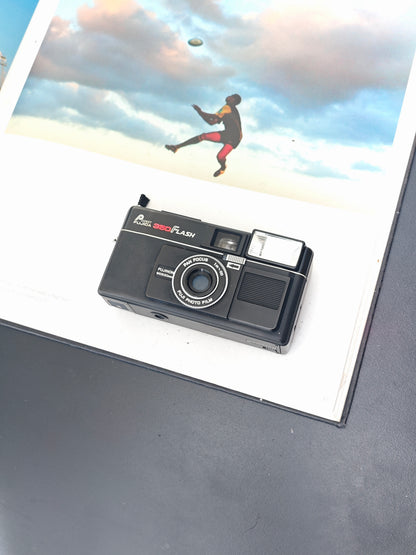 Fujica Pocket 350 Flash [110mm film camera]