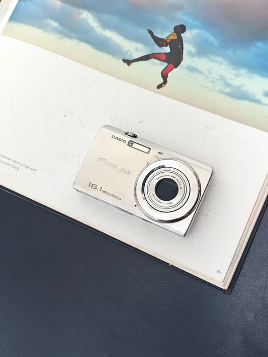 Used Casio EXILIM EX-ZS12 silver Digital Camera [with box]