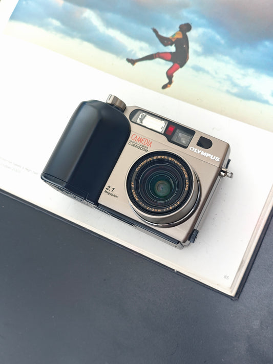 Used Olympus Camedia C-2040 Digital Camera [JPN only, with box]