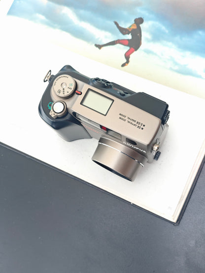 Used Olympus Camedia C-2040 Digital Camera [JPN only, with box]