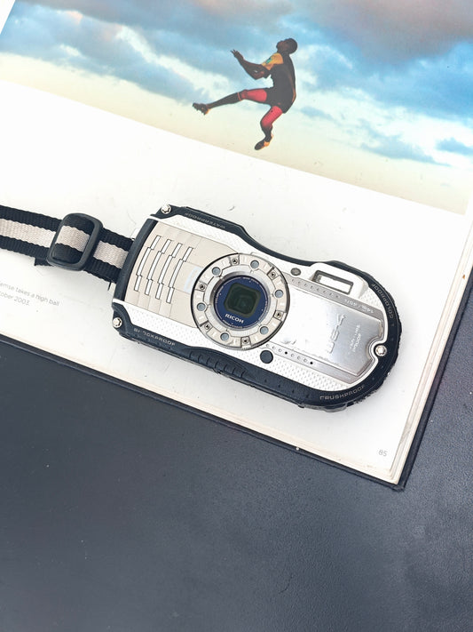Used Ricoh WG-4 silver Digital Camera [No charger]