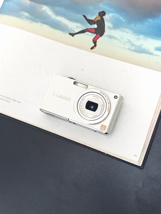 *READ* Used Panasonic Lumix DMC-FX33 white Digital Camera [No charger]